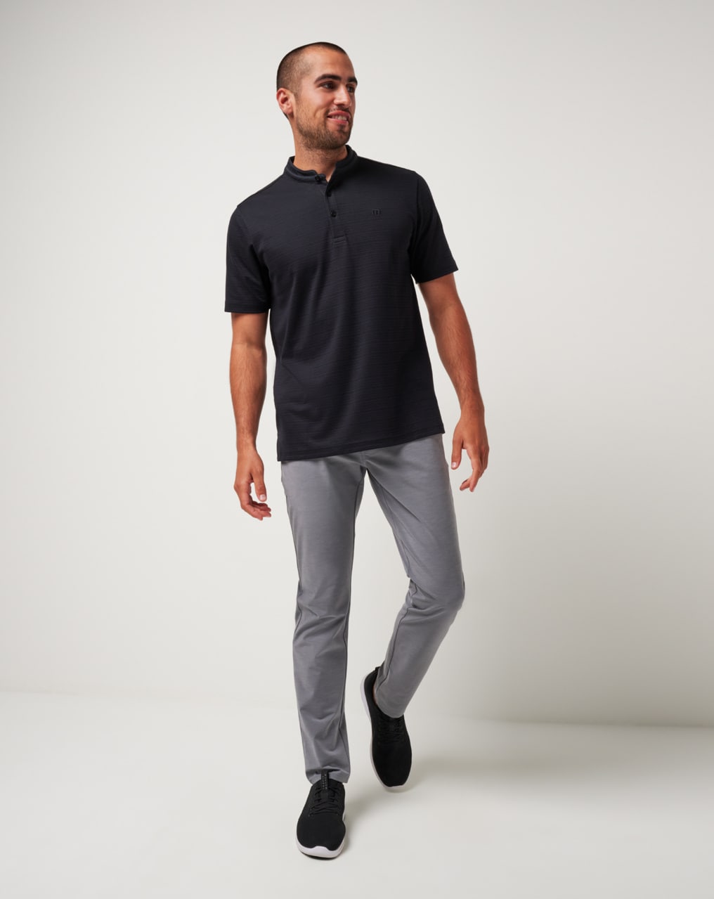 Travis Mathew Sunny Days Ahead Henley - Black