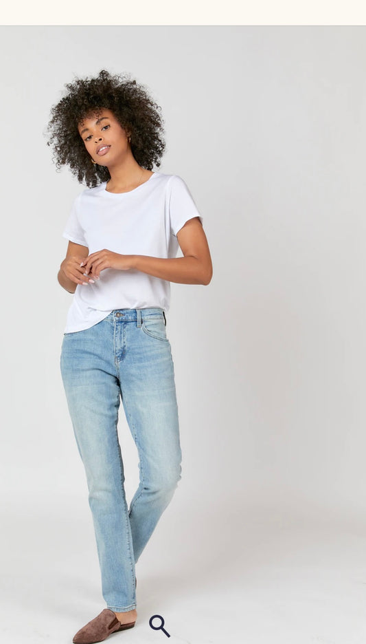 Oliver and Logan Crosby Hotel California Women jeans